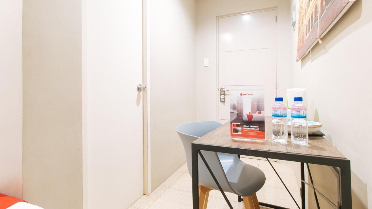 Reddoorz Plus Near Osmena Highway 2 Манила Экстерьер фото