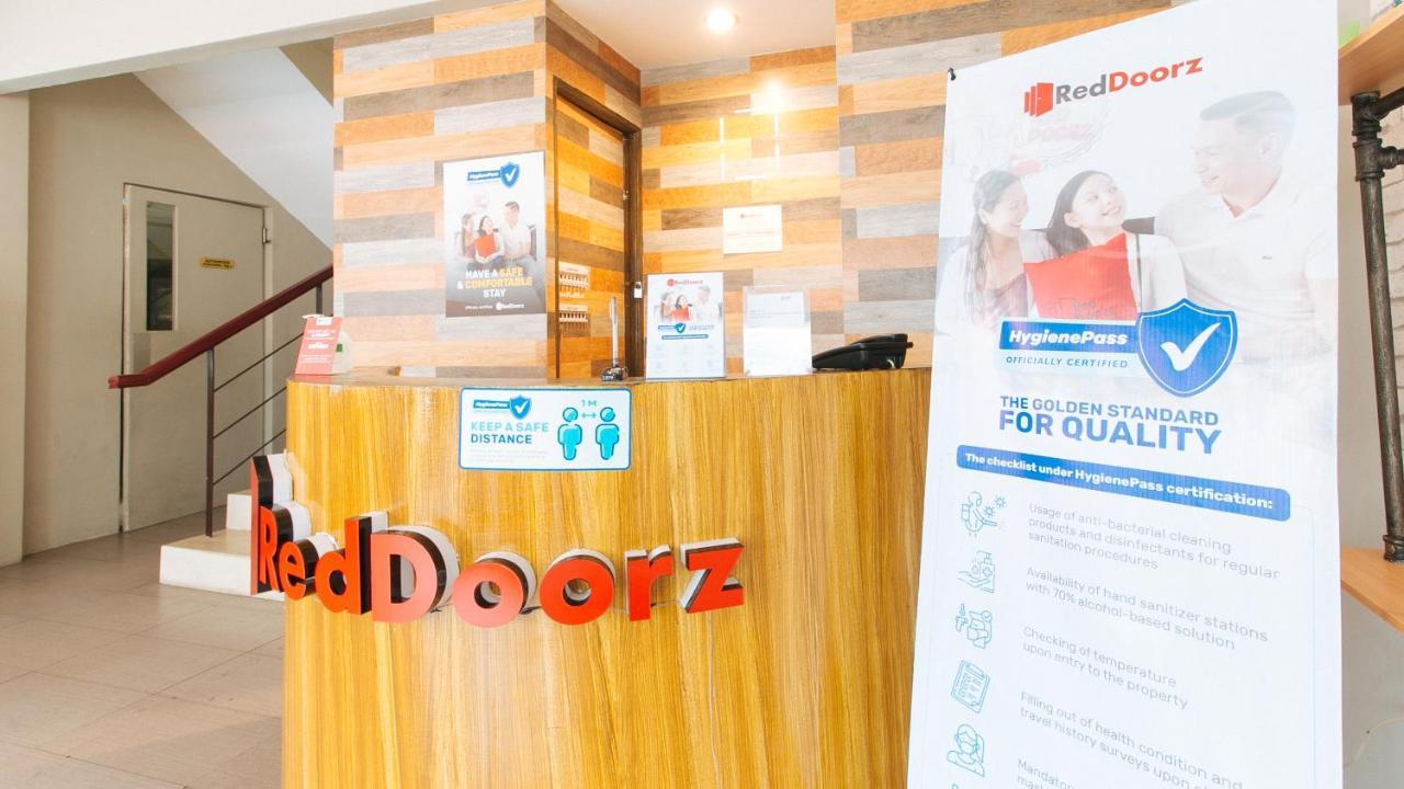 Reddoorz Plus Near Osmena Highway 2 Манила Экстерьер фото