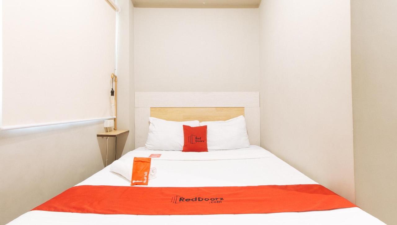 Reddoorz Plus Near Osmena Highway 2 Манила Экстерьер фото