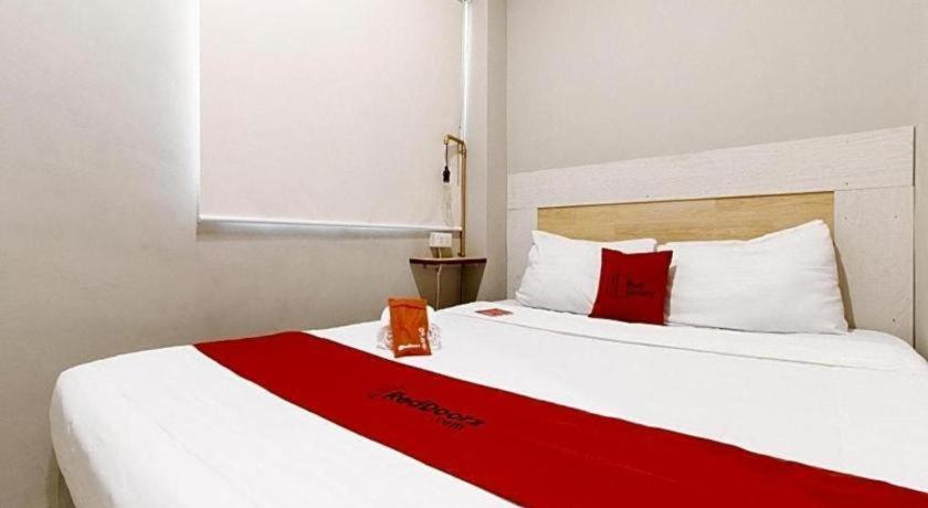 Reddoorz Plus Near Osmena Highway 2 Манила Экстерьер фото